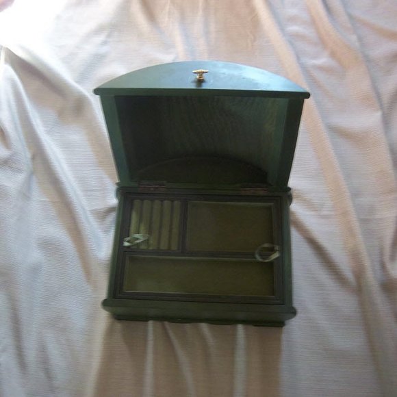 Green Wooden Jewely Box - Picture 2 of 7